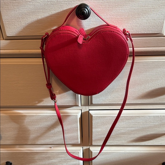 LC Lauren Conrad Red Heart Crossbody Bag - Picture 4 of 4